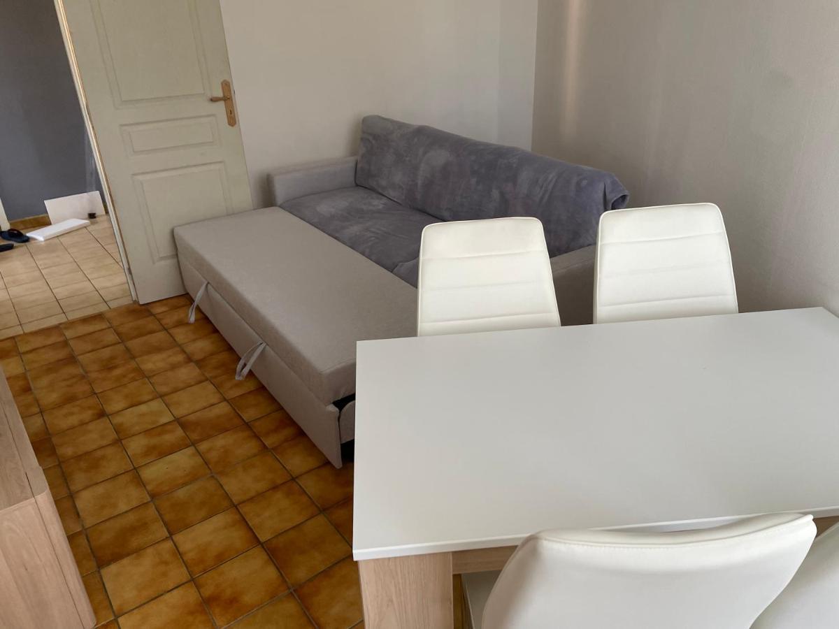 Charmant T2 au 1er dans résidence avec parc arboré Saint-Pierre-le-Moûtier Exterior foto